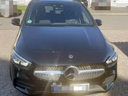 Schwarz Gebraucht 2019 Mercedes B180 AMG line Van / Kleinbus | 24.000 € (Fairer Preis)