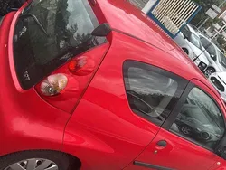 Rot Gebraucht 2006 Peugeot 107 Kleinwagen | 1.500 € (Guter Preis)