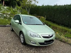 Grün Gebraucht 2012 Opel Astra Limousine | 4.699 € (Guter Preis)