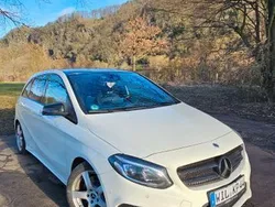Weiß Gebraucht 2015 Mercedes B250 AMG line Van / Kleinbus | 18.200 € (Etwas zu teuer)
