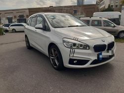 Weiß Gebraucht 2016 BMW 220 Sport Line Kombi | 17.900 € (Teuer)