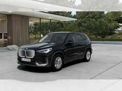 Schwarz (schwarz uni) Neu 2025 BMW iX1 Shadowline SUV | 39.970 € (Superpreis)