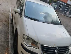 Weiß Gebraucht 2007 VW Touran Goal Van / Kleinbus | 3.750 € (Etwas zu teuer)