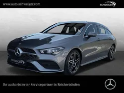 Grau Gebraucht 2023 Mercedes CLA200 Shooting Brake AMG Kombi | 33.900 € (Fairer Preis)