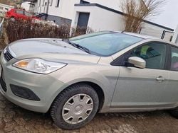 Beige Gebraucht 2009 Ford Focus Ghia Limousine | 2.000 € (Guter Preis)