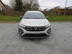 Grau Gebraucht 2022 Dacia Jogger Extreme Van / Kleinbus | 14.000 € (Fairer Preis)