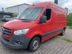 Rot Gebraucht 2019 Mercedes Sprinter Van | 15.900 €
