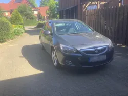 Grau Gebraucht 2012 Vauxhall Astra Limousine | 3.000 €