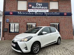 Weiß Gebraucht 2019 Toyota Yaris Hybrid Basis Kleinwagen | 15.980 € (Guter Preis)