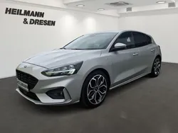 Silber Gebraucht 2020 Ford Focus ST-Line Limousine | 17.450 € (Fairer Preis)