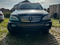 Blau Gebraucht 2003 Mercedes ML400 SUV | 3.750 € (Teuer)