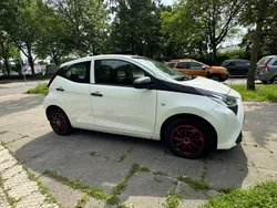 Weiß Gebraucht 2019 Toyota Aygo Team Kleinwagen | 5.980 € (Guter Preis)
