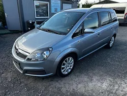 Silber Gebraucht 2005 Opel Zafira Edition Van / Kleinbus | 2.700 € (Fairer Preis)