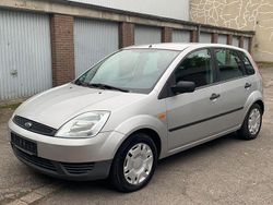 Silber Gebraucht 2004 Ford Fiesta Ambiente Kleinwagen | 2.499 € (Teuer)