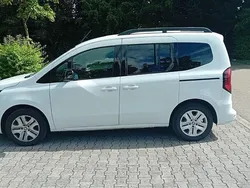 Weiß Gebraucht 2023 Renault Kangoo Techno Van / Kleinbus | 24.299 € (Guter Preis)