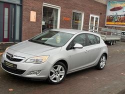 Silber Gebraucht 2010 Opel Astra Edition Limousine | 4.999 € (Fairer Preis)
