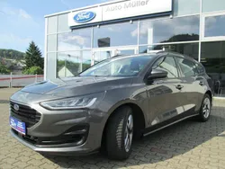 Grau Gebraucht 2022 Ford Focus Cool & Connect Limousine | 18.400 € (Fairer Preis)