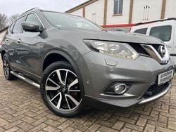 Grau Gebraucht 2015 Nissan X-Trail 360º SUV | 14.999 € (Fairer Preis)