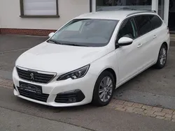 Weiß Gebraucht 2021 Peugeot 308 Kombi | 16.790 € (Fairer Preis)