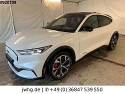 Weiß Gebraucht 2021 Ford Mustang Mach-E SUV | 25.950 € (Guter Preis)