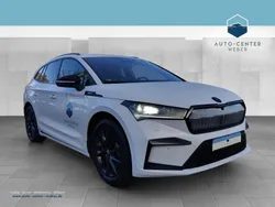 Weiß Gebraucht 2022 Skoda Enyaq iV SportLine SUV | 48.215 € (Superpreis)