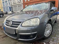 Grau Gebraucht 2005 VW Jetta Limousine | 790 € (Superpreis)