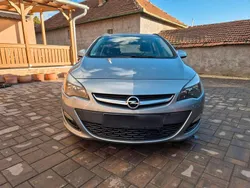 Grau Gebraucht 2012 Opel Astra Kombi | 3.850 € (Fairer Preis)