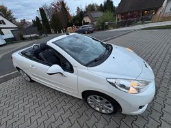 Weiß Gebraucht 2013 Peugeot 207 CC Allure Cabrio | 5.990 € (Etwas zu teuer)