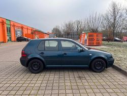 Grün Gebraucht 2002 VW Golf IV Kombi | 2.850 €