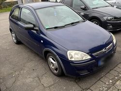 Blau Gebraucht 2004 Opel Corsa Kleinwagen | 1.600 €