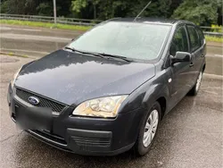 Grau Gebraucht 2006 Ford Focus Kombi | 1.400 € (Guter Preis)