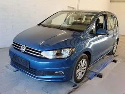 Blau Gebraucht 2020 VW Touran Comfortline Van / Kleinbus | 19.499 € (Guter Preis)
