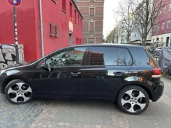 Schwarz Gebraucht 2009 VW Golf VI Highline Kleinwagen | 4.500 € (Fairer Preis)