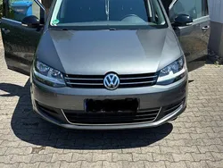 Grau Gebraucht 2019 VW Sharan IQ Drive Van / Kleinbus | 23.450 € (Guter Preis)