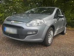 Grau Gebraucht 2011 Fiat Grande Punto Kleinwagen | 2.550 € (Fairer Preis)