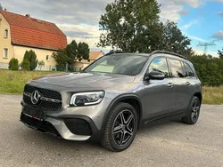 Grau Gebraucht 2020 Mercedes GLB200 Business SUV | 27.000 € (Etwas zu teuer)