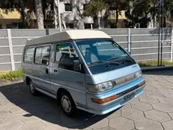 Blau Gebraucht 1991 Mitsubishi L300 Van / Kleinbus | 6.500 €