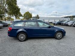 Blau Gebraucht 2016 Skoda Octavia Ambition Kombi | 13.500 € (Fairer Preis)