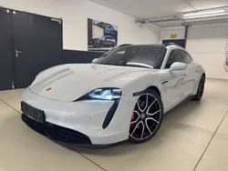 Grau Gebraucht 2022 Porsche Taycan Sport Turismo Limousine | 71.995 €
