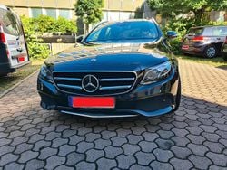 Schwarz Gebraucht 2020 Mercedes E300 Avantgarde Kombi | 26.983 € (Fairer Preis)