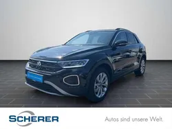 Deep black perleffekt Gebraucht 2025 VW T-Roc Life SUV | 28.900 € (Superpreis)