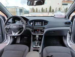 Weiß Gebraucht 2019 Hyundai Ioniq Limousine | 16.500 € (Etwas zu teuer)