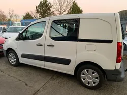 Weiß Gebraucht 2010 Citroën Berlingo Van / Kleinbus | 4.500 € (Fairer Preis)