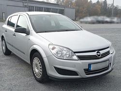 Silber Gebraucht 2009 Opel Astra Selection Limousine | 2.400 € (Guter Preis)
