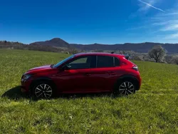 Rot Gebraucht 2022 Peugeot 208 GT Kleinwagen | 20.900 € (Fairer Preis)