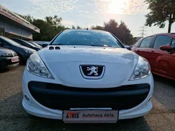 Weiß Gebraucht 2012 Peugeot 206+ Kleinwagen | 2.450 € (Fairer Preis)