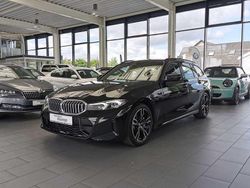 Black sapphire metallic Gebraucht 2024 BMW 330 M Sport Kombi | 39.500 € (Guter Preis)