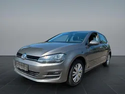 Grau Gebraucht 2016 VW Golf VII Highline Limousine | 9.999 € (Fairer Preis)