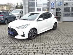 Weiß Gebraucht 2022 Toyota Yaris Team Limousine | 19.995 € (Fairer Preis)