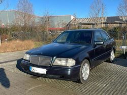 Schwarz Gebraucht 1997 Mercedes C180 Limousine | 2.100 € (Superpreis)
